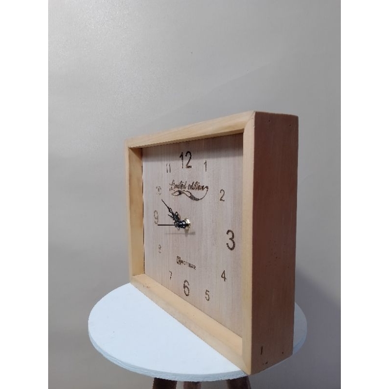 Jam Dinding Kayu Custom Nama