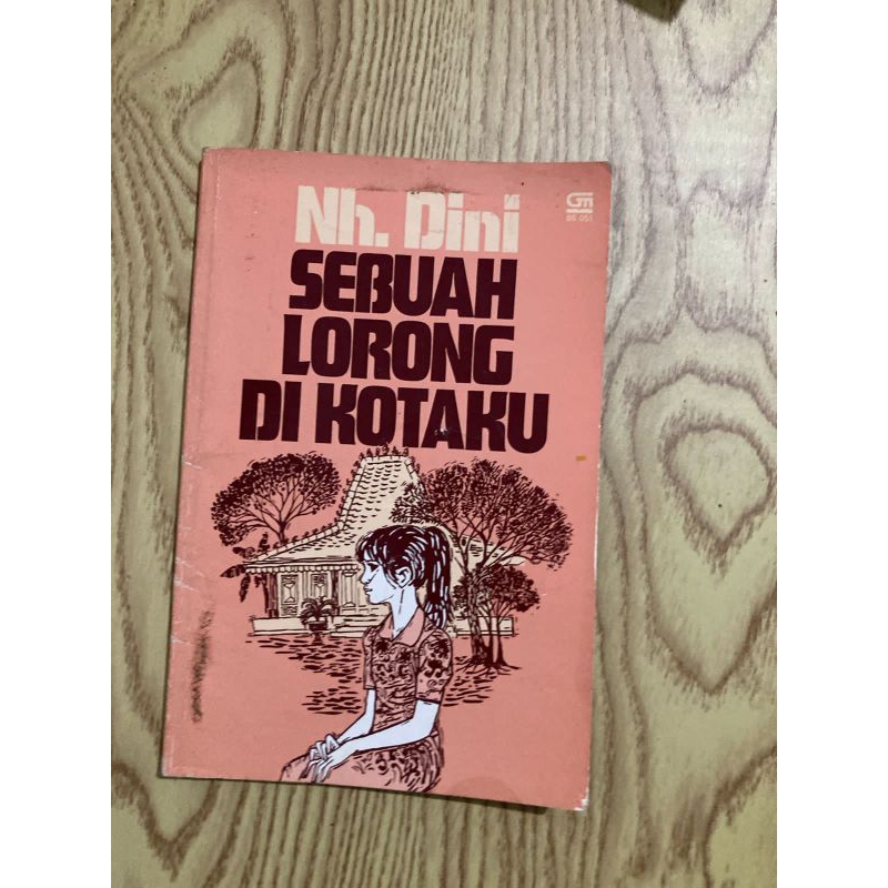 Buku - SEBUAH LORONG DI KOTAKU oleh Nh.Dini Jakarta, 1991