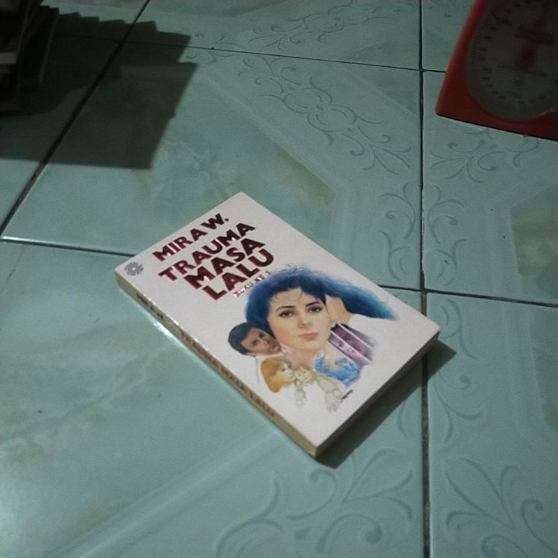 novel Mira w TRAUMA MASA LALU BUKU KE 1