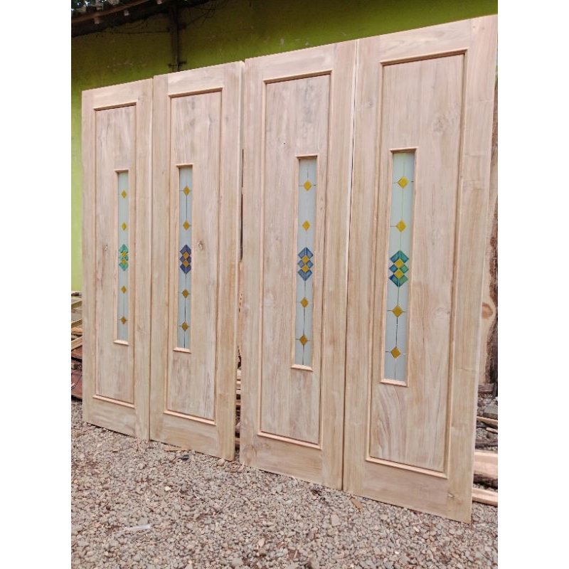 pintu kupu tarung jati