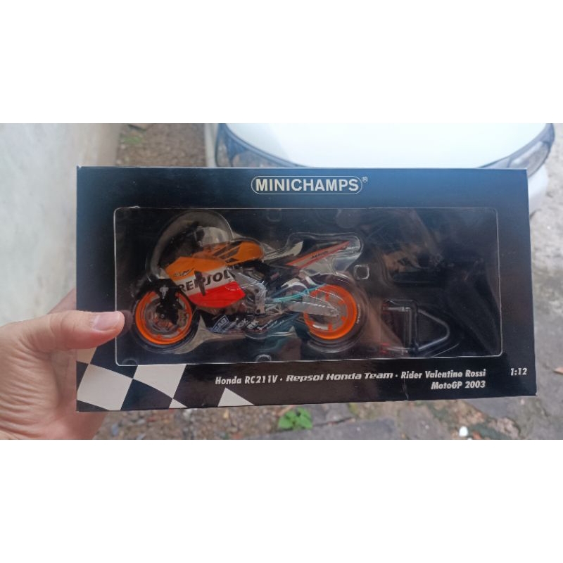 Minichamps Honda Rc211v 2003 1/12 Valentino Rossi