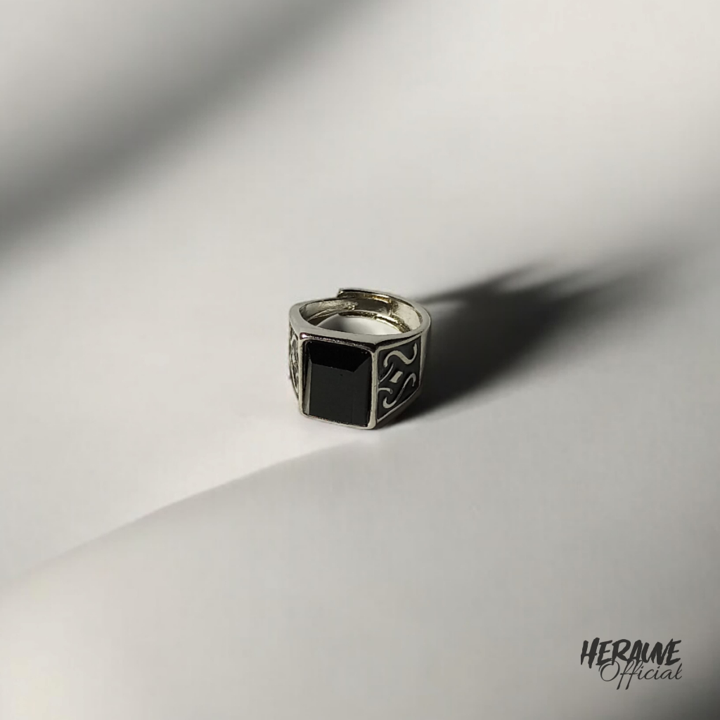 Herauve Cincin Ijichi Titanium Giok Liontin Hitam / Cincin Giok Titanium Silver / Cincin Retro Style