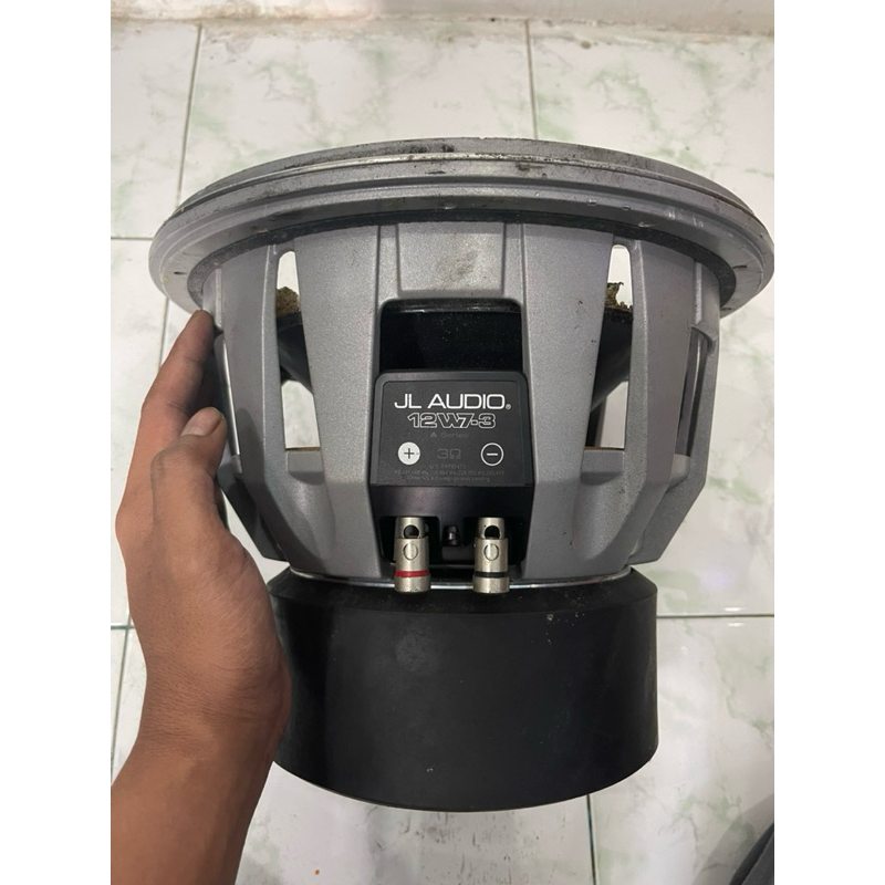 JL Audio 12W7-3 Subwoofer (Bekas) Kondisi: Minus cone rusak, spul & frame utuh Normal