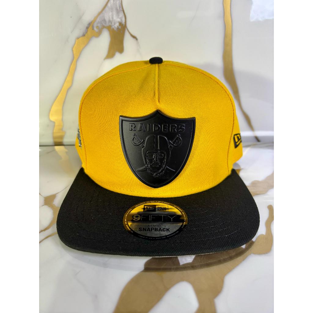 Topi New Era Las Vegas Raiders Yellow 60th Anniversary Metal Badge 9Fifty Original