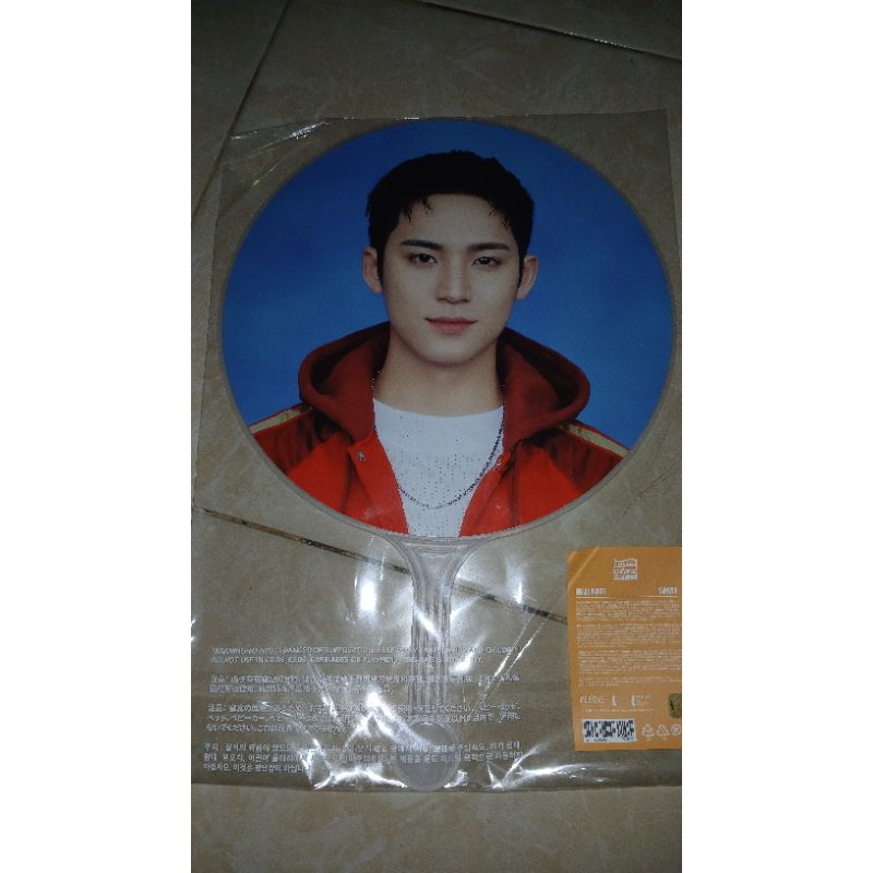 image picket impick mingyu caratland 2025