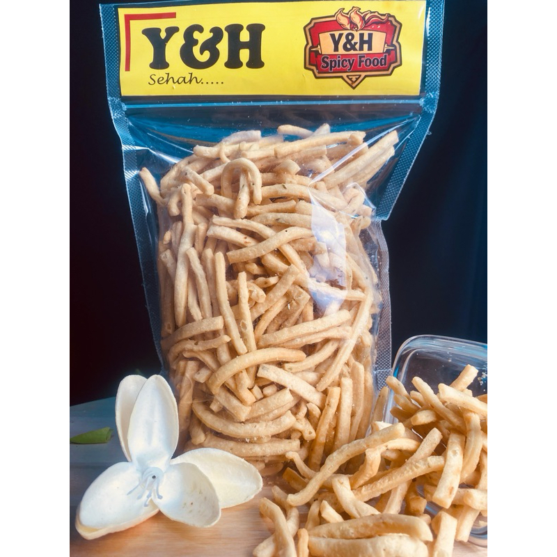

STIK BAWANG SISTIK BAWANG 1 KG CEMILAN RENYAH TAHAN LAMA Y&H SNACK IT