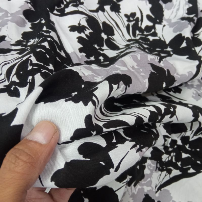 KAIN RAYON OIL COTTON PREMIUM GARMENT MOTIF MONOKROM BUNGA