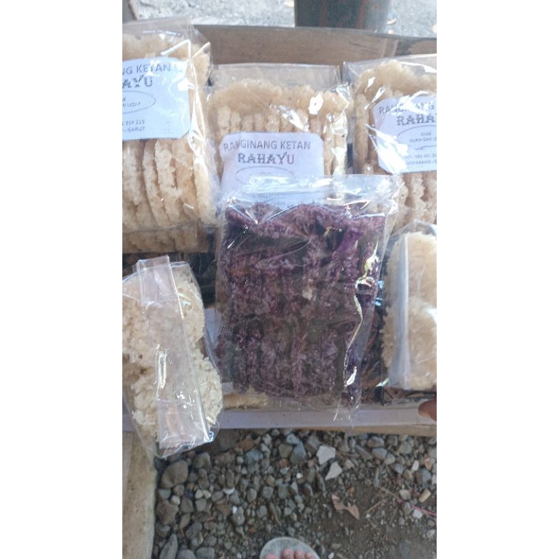 

rangginang perbungkus isi kurang lebih 20 pc, rangining kecil isi kurang lebih 40 pc