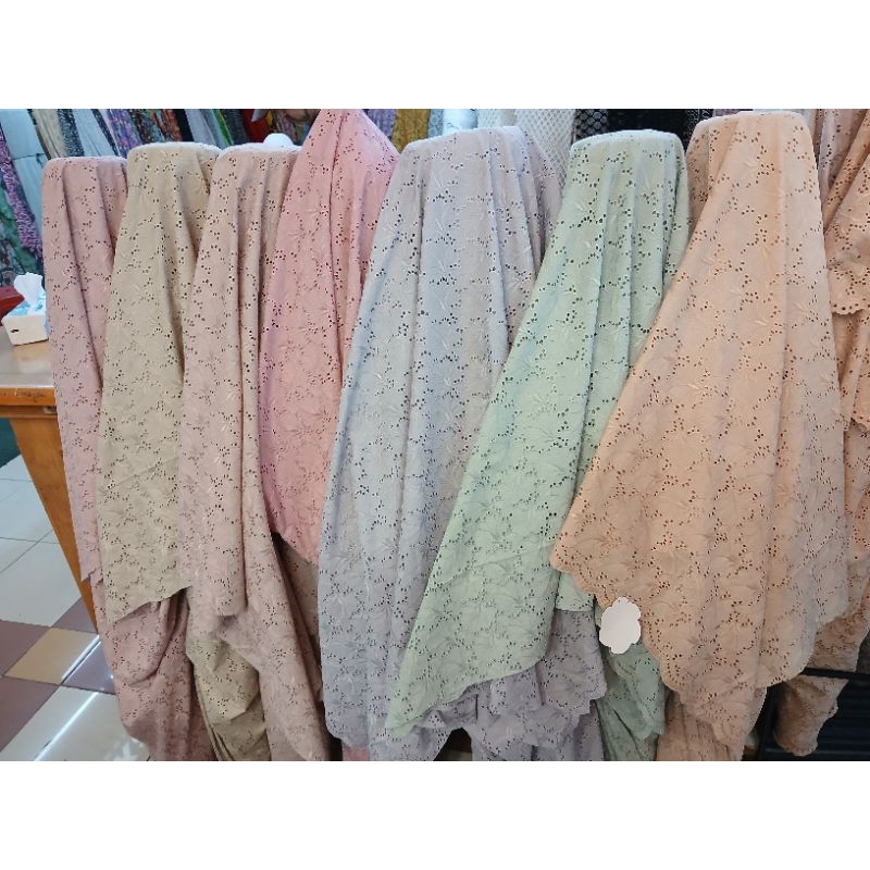 Kain/Bahan katun bolong bordir premium meteran//Kain katun bolong kwalitas premium//Kain katbol read