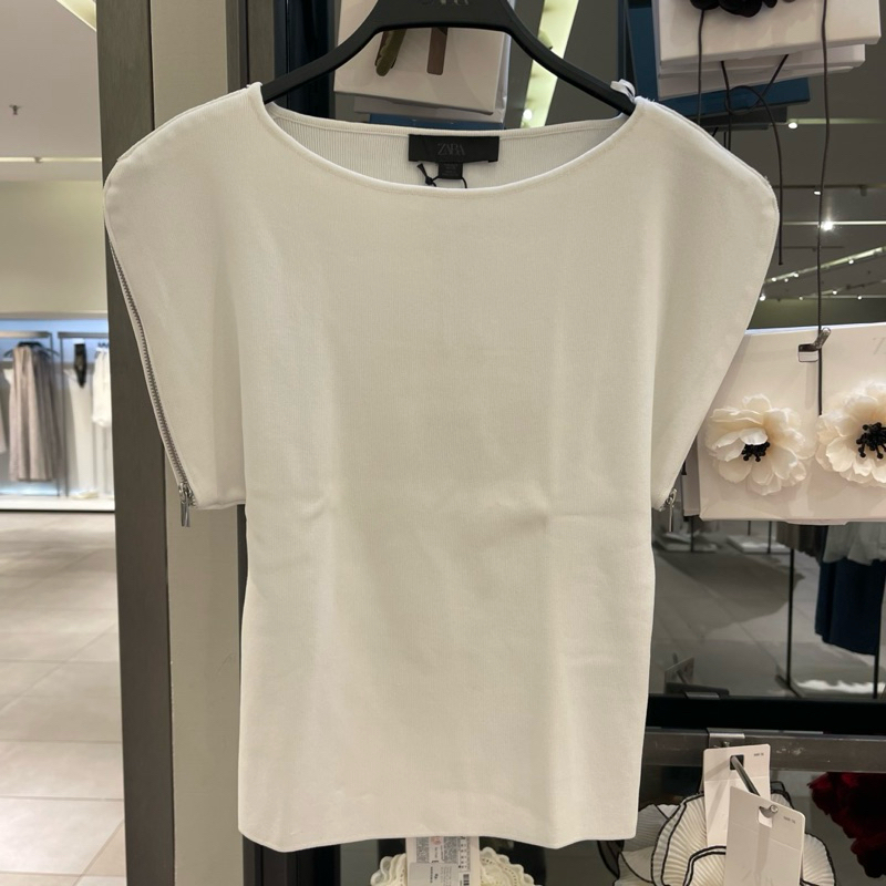 Kaus T-shirt Zipper ZARA Women Jastip (jasa titip)