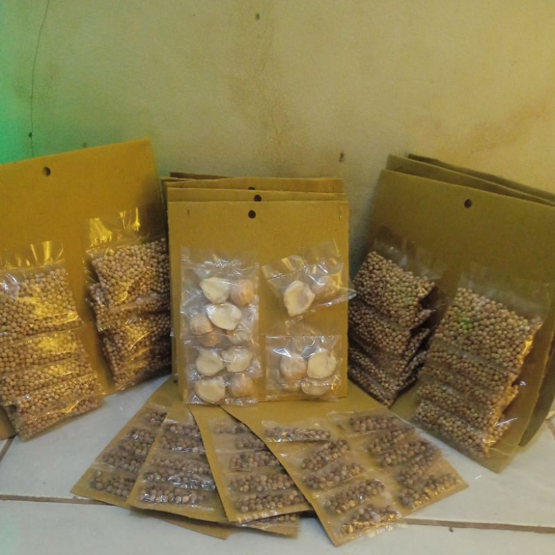 

MRICA, KETUMBAR, KEMIRI RENTENGAN isi 10