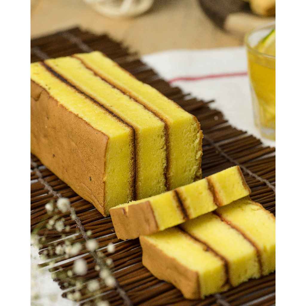 

DNEVEN Spiku Premium SMALL (9x9 cm) Charcoal Cheesecake/Classic Original/Triple Chocolate/ The King/Triple Vanilla/Ladies & Gentleman/Old Style/Spikoe/Kue Lapis Surabaya