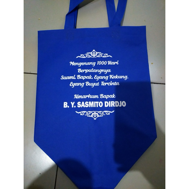 

Tas Besek Nasi Custom - Sablon 1 sisi-1 warna / Goodiebag Custom / Sablon / Spunbond custom / Tas Box / Handle Box