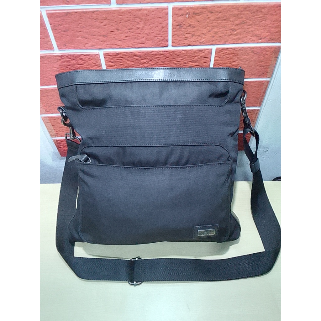 CALVIN KLEIN black mens sling bag tas selempang pria AUTHENTIC WITH TAG