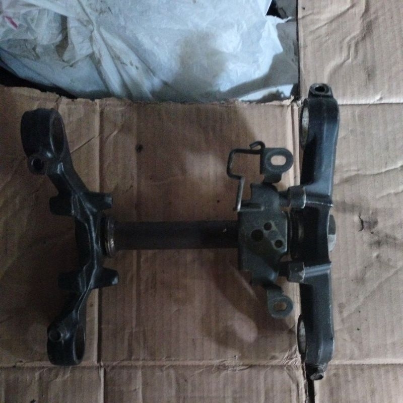 Set segitiga atas bawah  Honda CBR 150 LED original copotan