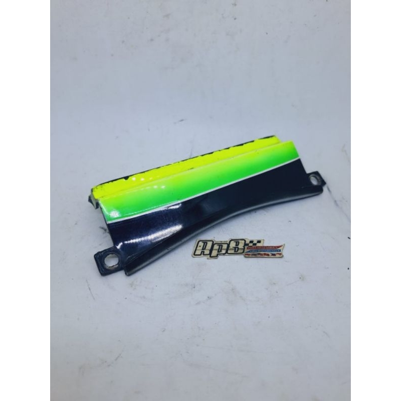 sambungan body antar jok belakang cbr 150 old ORIGINAL