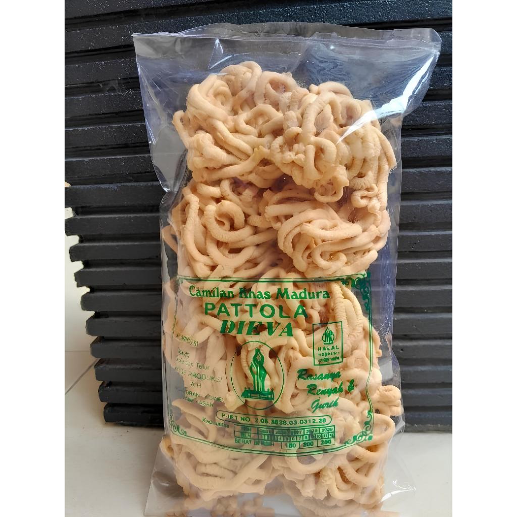 

Kue Camilan Kue Pattola Patola Khas Pamekasan Madura Manis Gurih