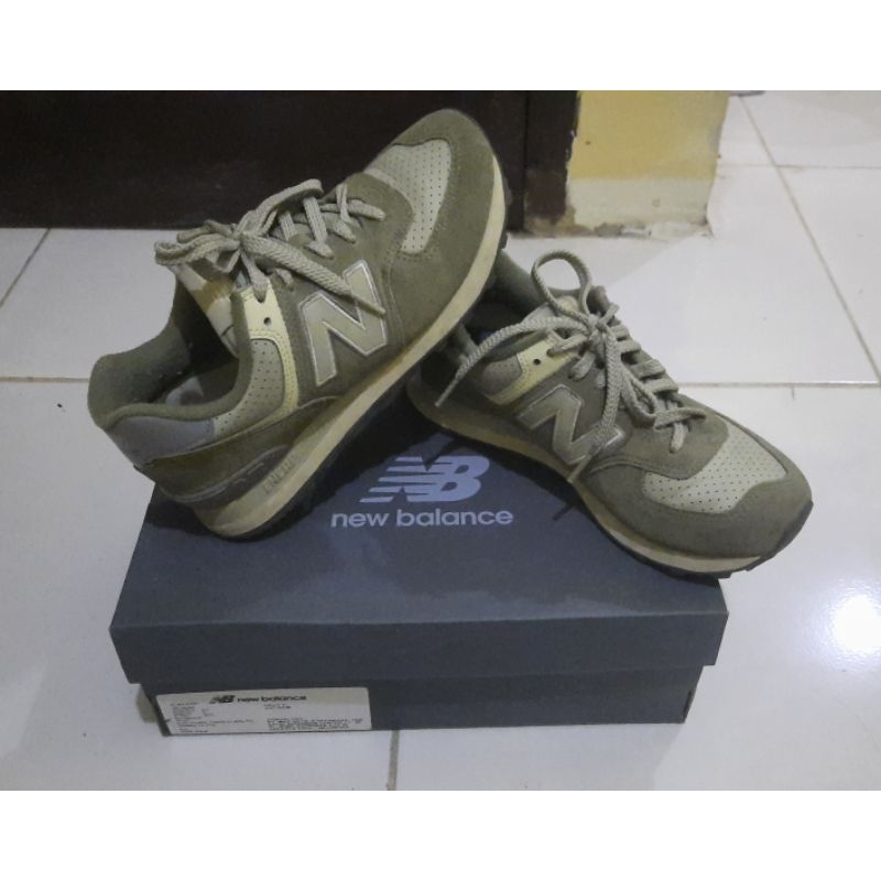 Preloved Sepatu New Balance U574OGS Original