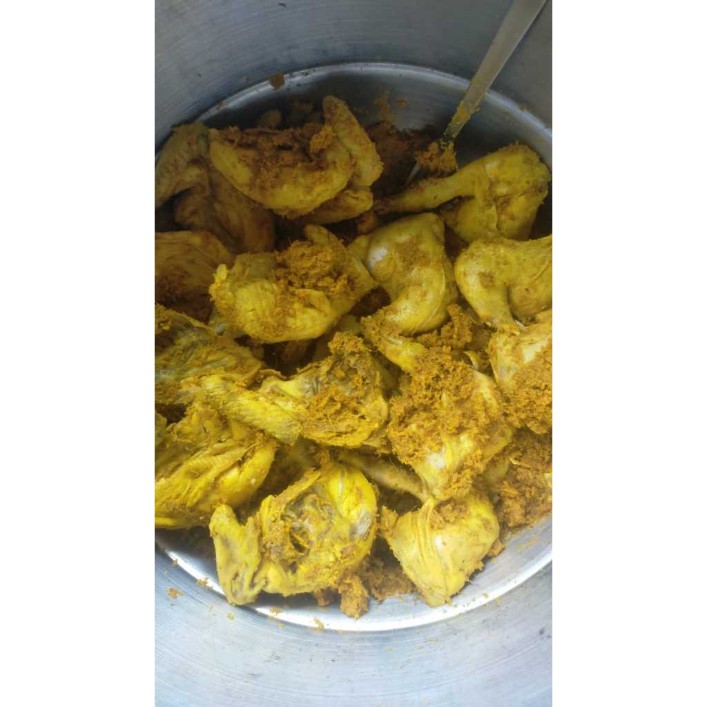 

AYAM PEJANTAN UNGKEP BUMBU KUNING/AYAM PEJANTAN UNGKEP BUMBU LENGKOAS