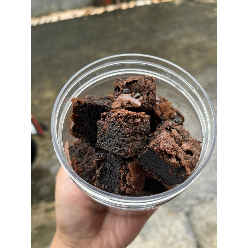 

Brownies Bite Brownis Panggang 600ml