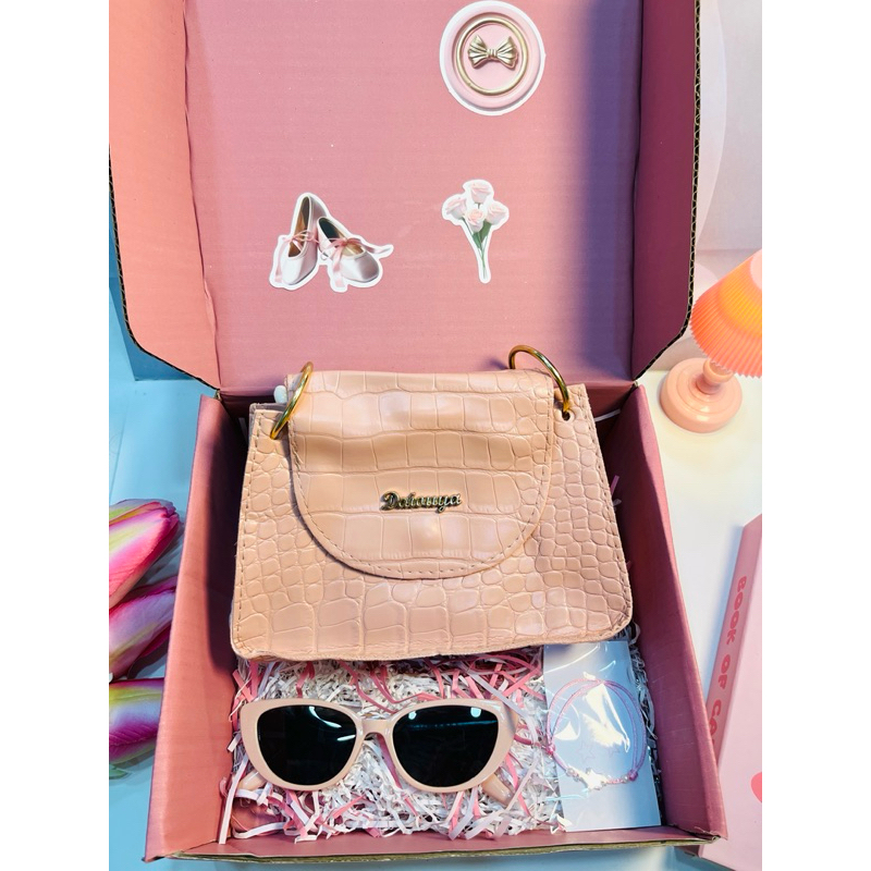 

gift box pink murah(untuk hadiah ultah,dll)