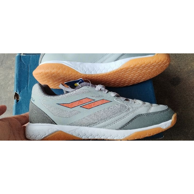 Sepatu futsal Mills Voltapro Ginga