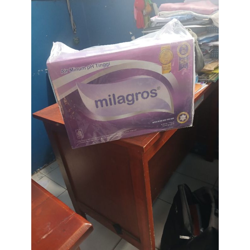 

Air alkali kesehatan 1 dus isi 12 botol
