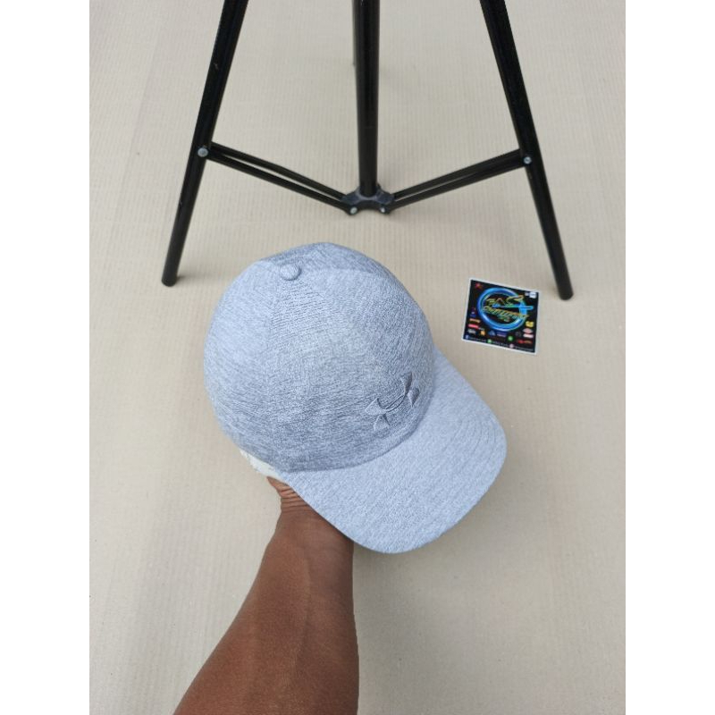 TOPI CAPS UNDER ARMOUR
