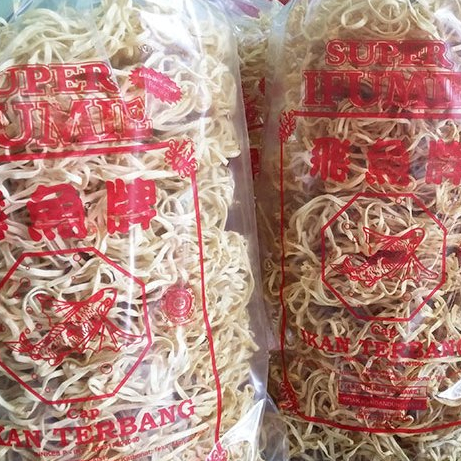 

IKAN TERBANG IFUMIE Kecil Isi 5 Pcs Mie Telor Ifu Mie Vegetarian Halal