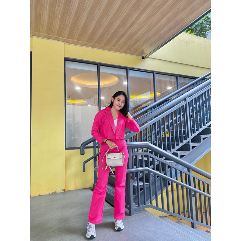 One set (blezer crop&celana premium)