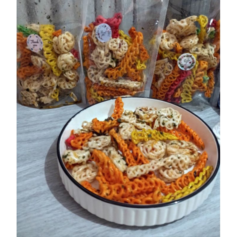 

Kerupuk Seblak Kering/Seblak Kerupuk Pedas Daun Jeruk