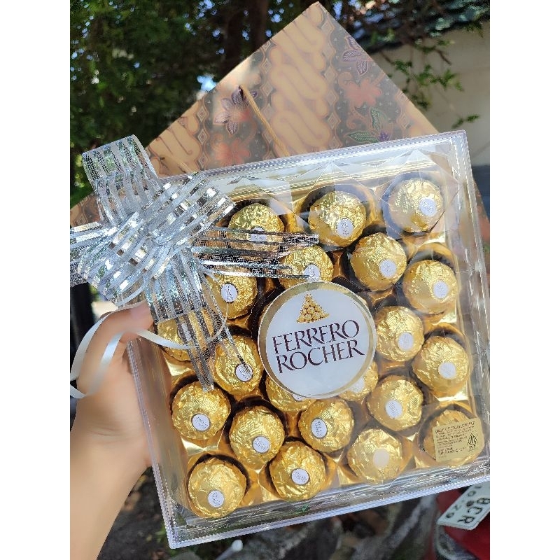 

Berkah Qta-Surabaya Jatim/Ferrero Rocher T24 300 gr / T16 200 gr / T5 / T3 (festive) coklat hampers, kado, graduation