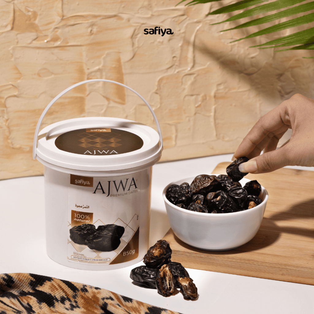 

Kurma Ajwa Ember Madinah 850 gr | Kurma Favorit Nabi Asli Madinah Premium Original Safiya Oleh-Oleh Haji Umroh