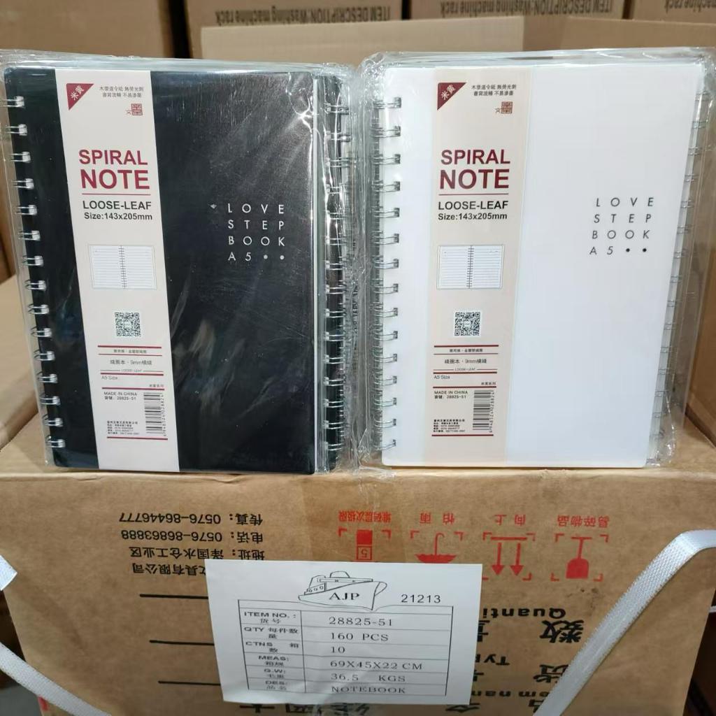 

buku notes ring kawat seminar love ( cover hitam / putih) kertas garis ukuran A5 / A6 satuan notebook isi 78 lembar kertas ivory import garis