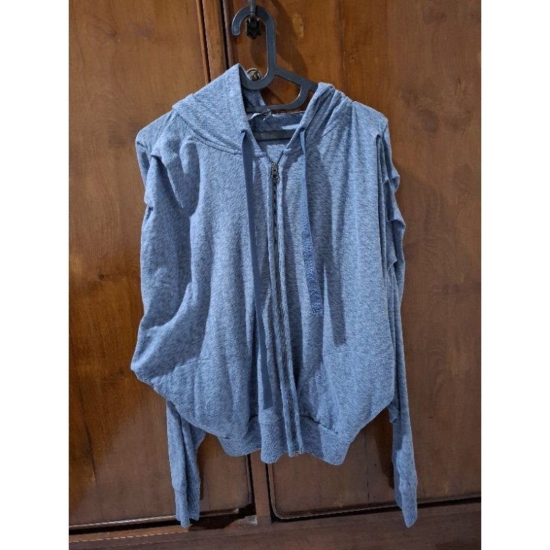 hoodie zipper wanita. jaket wanita dewasa. hoodie zipper branded. second branded. jaket jumbo wanita