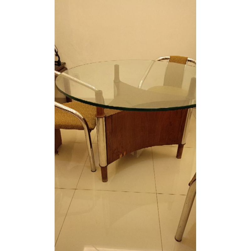 Meja makan kaca bundar 4 kursi