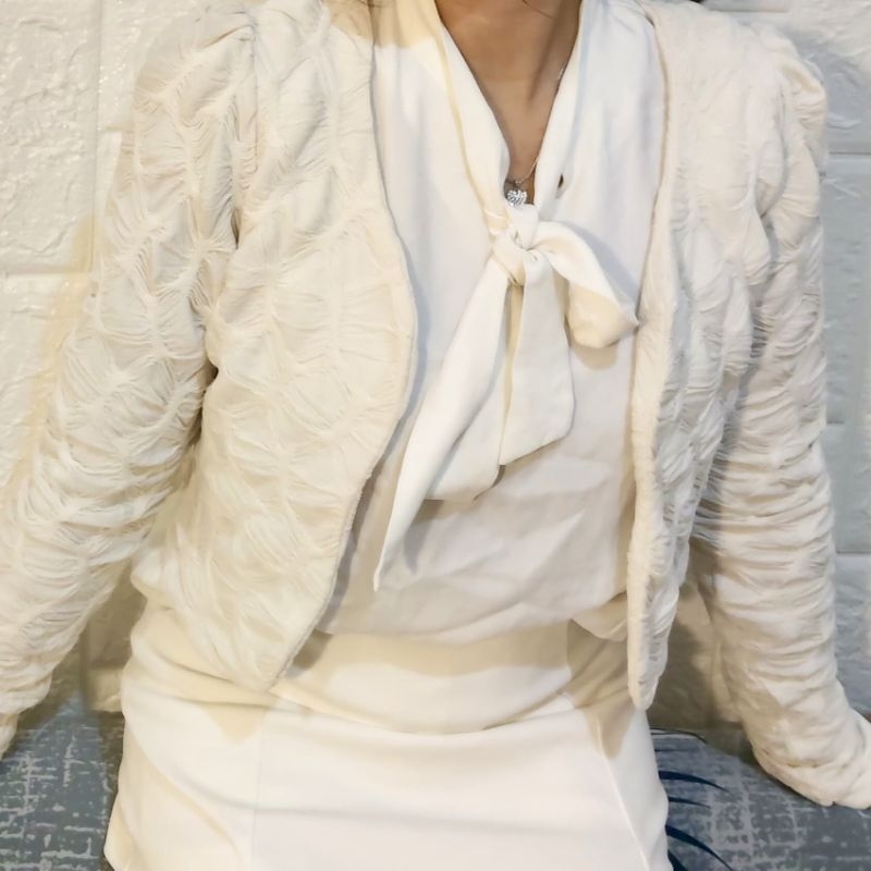 Preloved Blazer Wanita Broken white korean