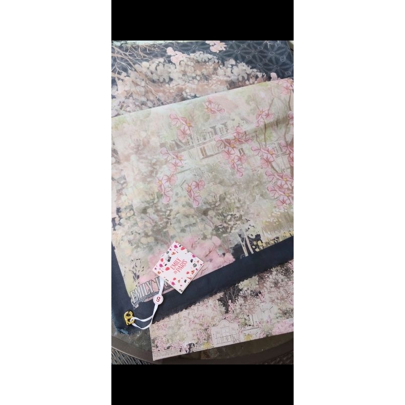 Buttonscarves Parisian Undertag