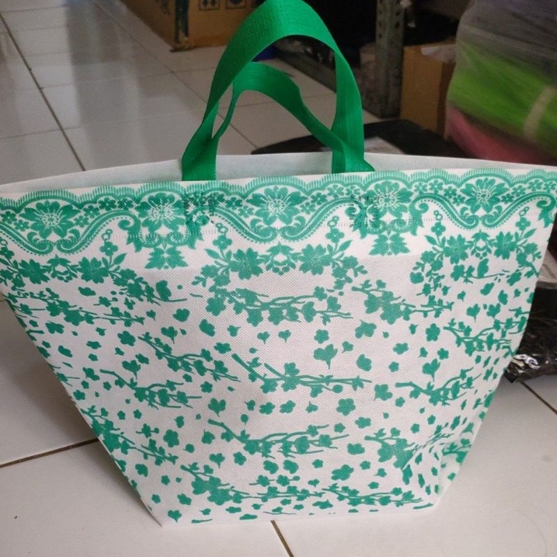 

goodie bag kotak 22 spunbond hantaran syukuran hajatan