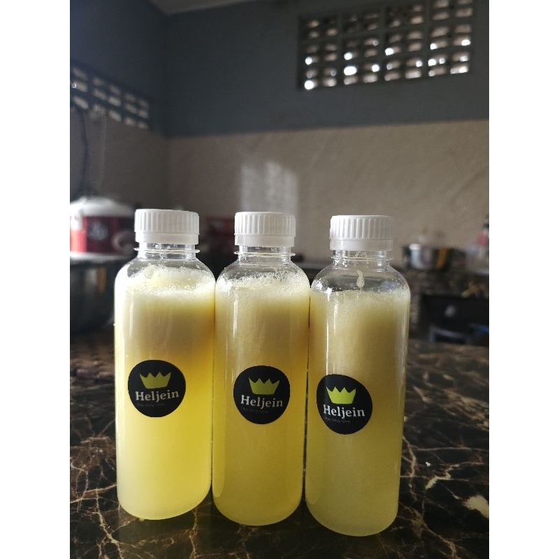 

JUS NENAS menyegarkan (250 ml/botol, tanpa pengawet dan tambahan air)
