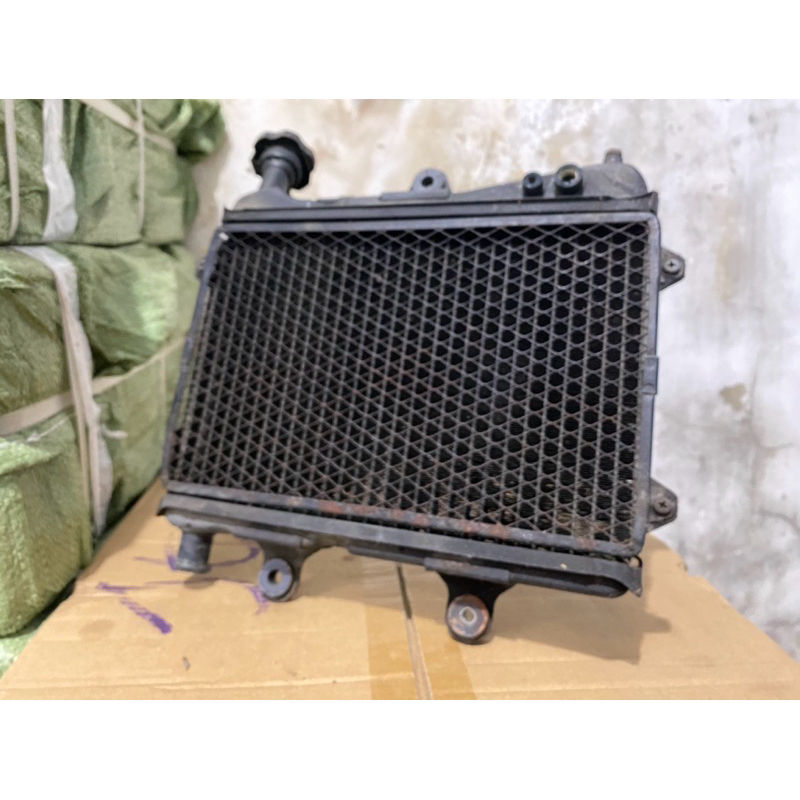 barang bekas istimewah radiator ori ninja rr bekas pemakaian fungsi bonus selang radiator pendingin 