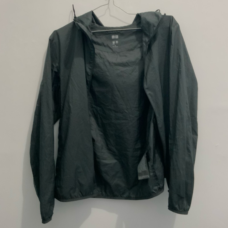 uniqlo running jacket pocketable parka