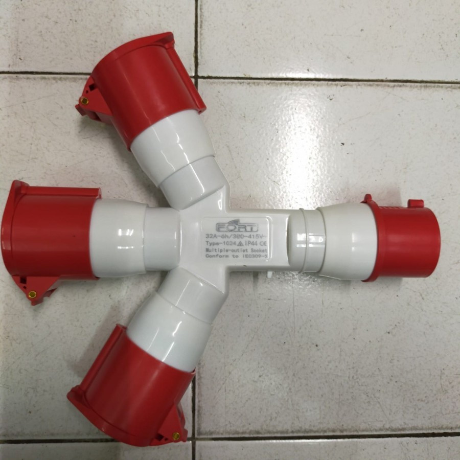 INDUSTRIAL PLUG & SOCKET CABANG 3/CEE-1013