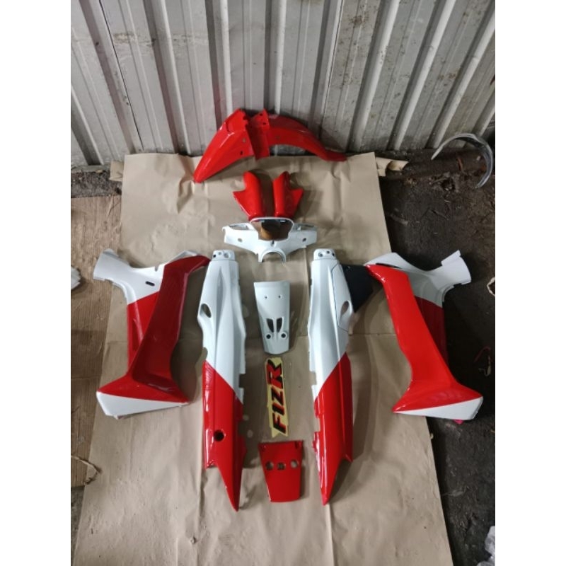 cover body set halus yamaha fiz r Marlboro warna favorit