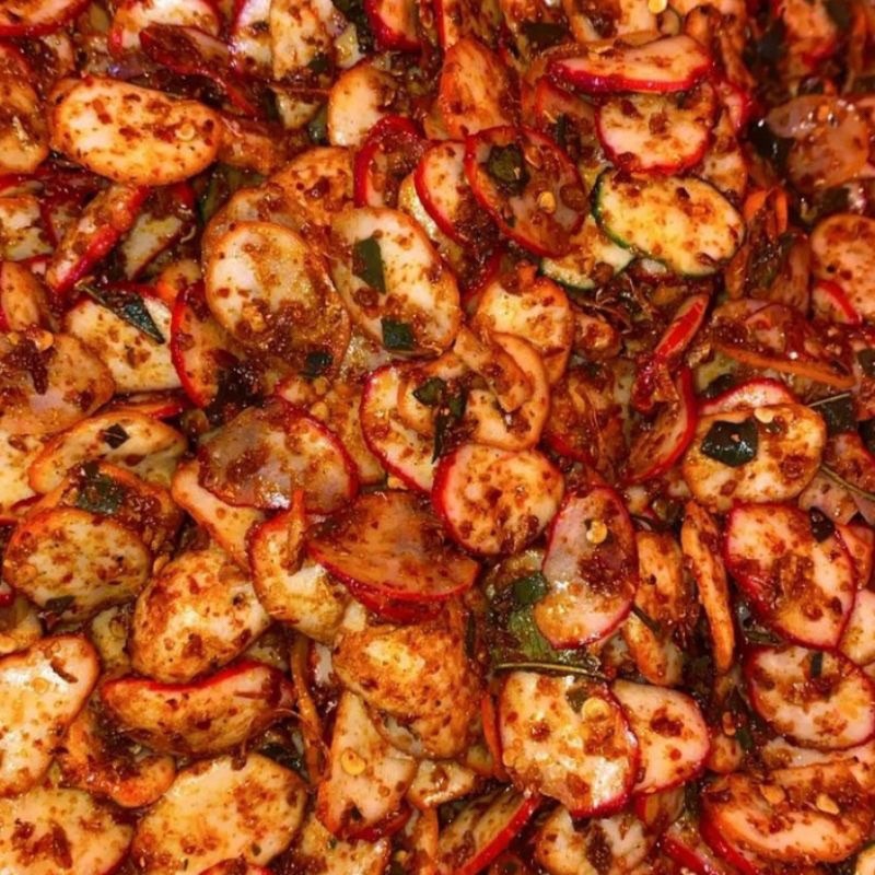 

Seblak Kerupuk Kemplang Warna Pedas Daun Jeruk 500grm Renyah Gurih Bumbu Melimpah