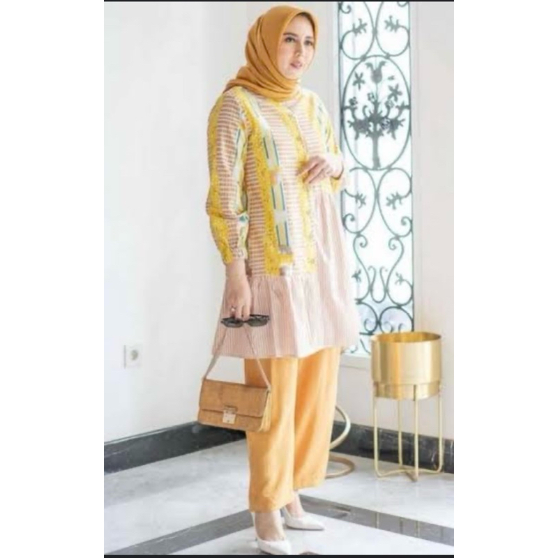 RIA MIRANDA ABREA Mustard size XL PRELOVED