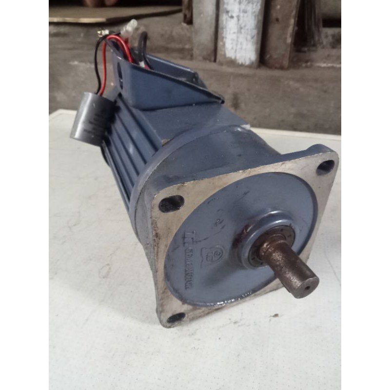 dinamo gearbox AC 220v  1/4hp  rasio 1:20 1phase