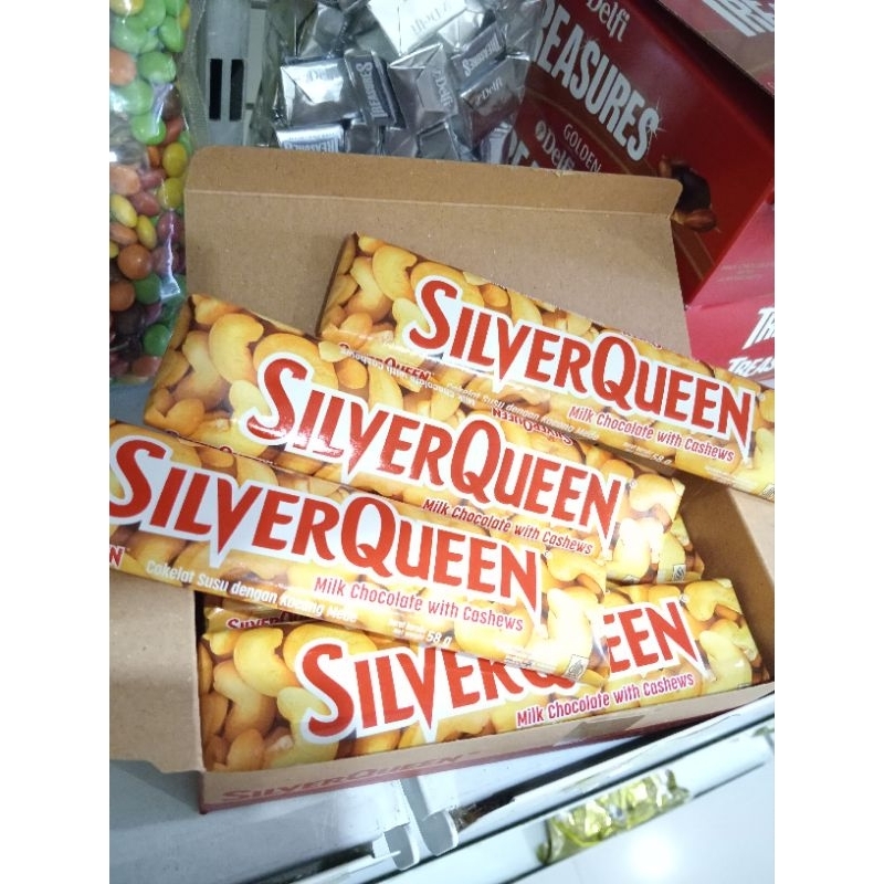 

Silverqueen 58gr almond dan Mede