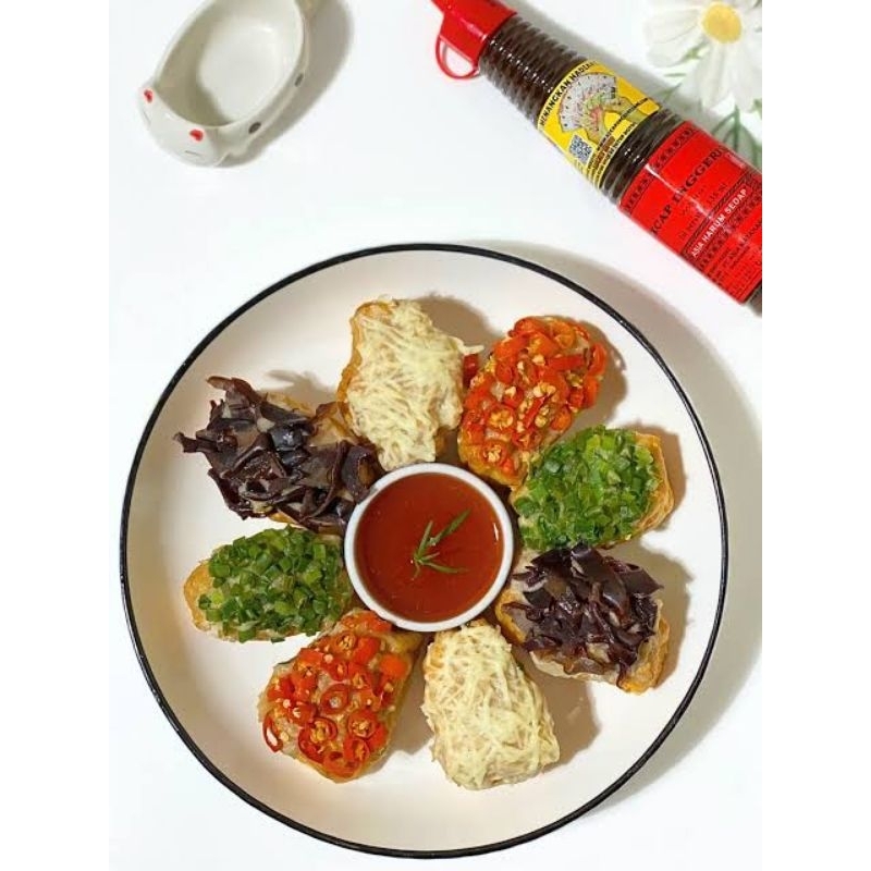 

tahu bakso dengan 6 varian toping 100% daging sapi aseli.