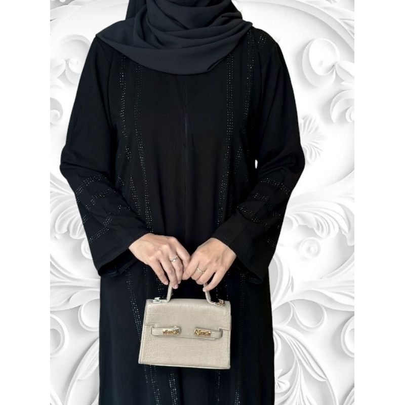 ABAYA MITHA SWAROVSKY BLINK HITAM DAN PUTIH ALKHATIB COLLECTION